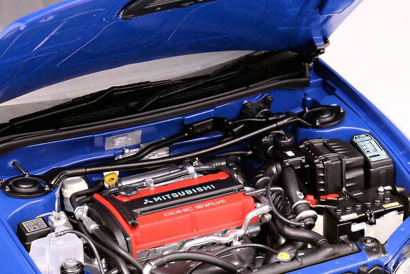 1:18 Motorhelix Mitsubishi Lancer Evo IV Blau M-84005