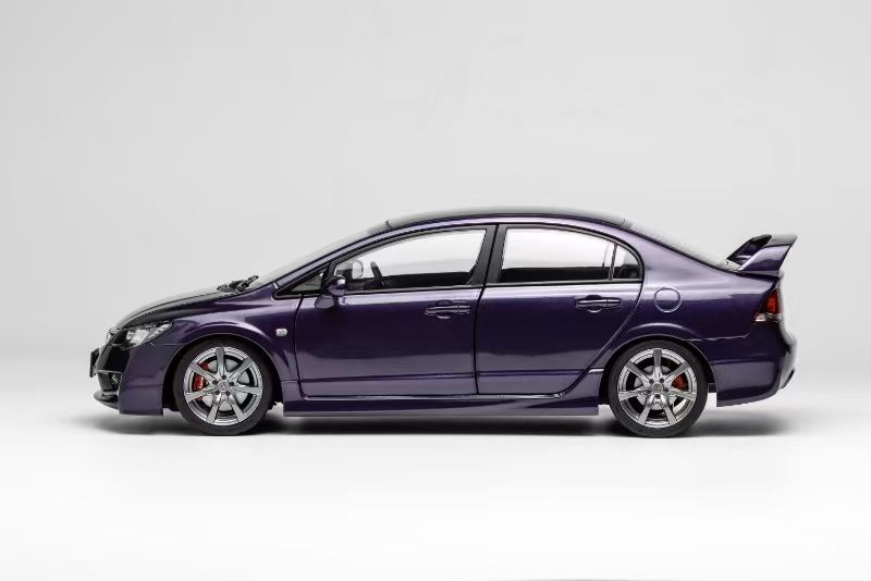 1:18 Motorhelix Honda Civic Type R FD2 Late Version Violet M-85407