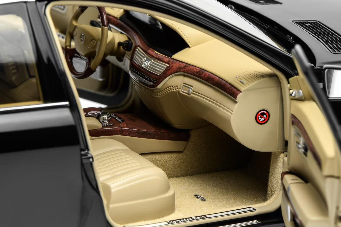 1:18 Motorhelix Mercedes-Benz S-Class S600L W221 Limousine Schwarz M-82204
